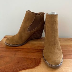 Lucky Brand Wedge Chelsea Boot - Size 8.5